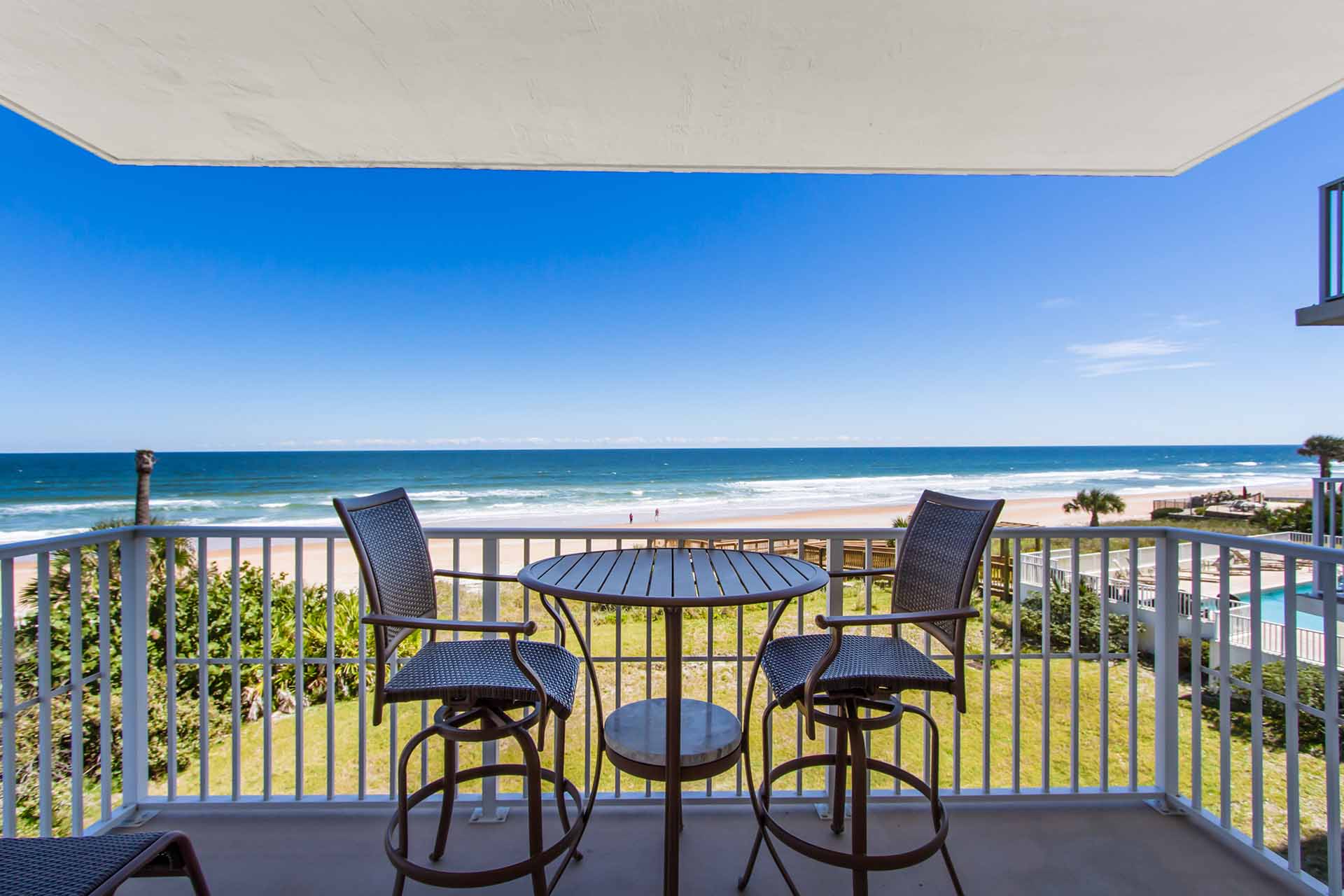 Updated Corner Condo|Oceanfront|Rental by Owner|Ormond Beach